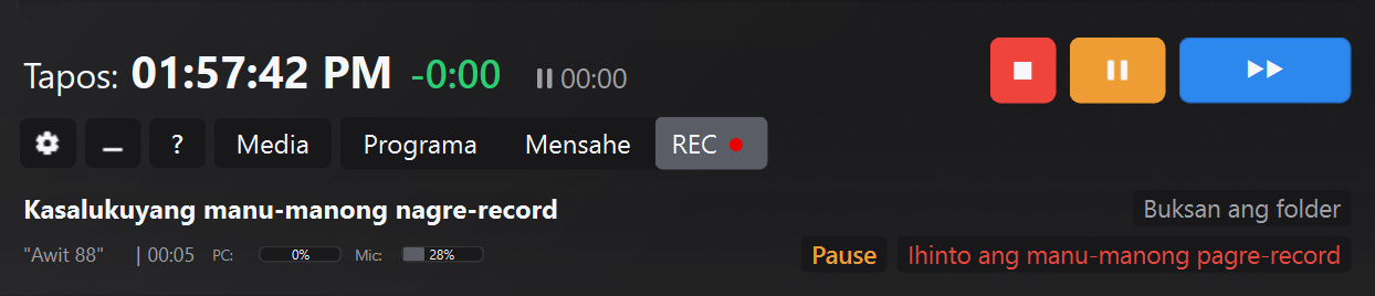 Malapitang view ng button na REC at panel ng mga recording